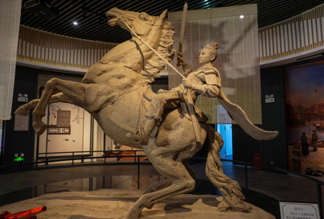 2025年走訪“中國沉香之鄉”廣東茂名市電白區觀珠鎮“世界香都·浪漫電白” 5 04.冼夫人雕塑